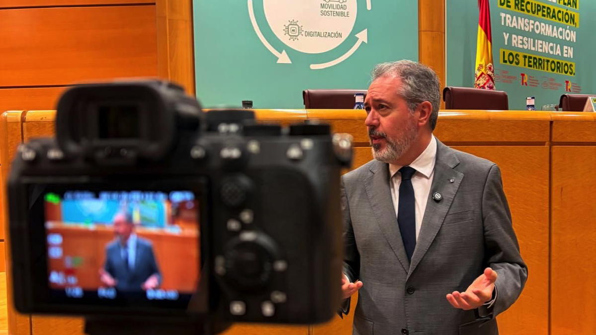 Juan Espadas, portavoz del PSOE en el Senado, atiende a Demócrata durante unas jornadas en la Cámara Alta | Demócrata. Juan Espadas, portavoz del PSOE en el Senado, atiende a Demócrata durante unas jornadas en la Cámara Alta | Demócrata.