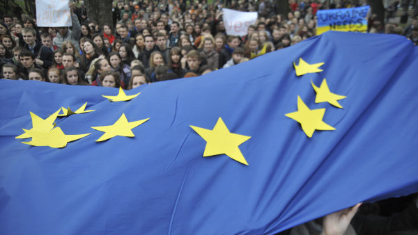 EU se s Ukrajinou dohodla na podm�nk�ch poskytnut� finan�n� pomoci.