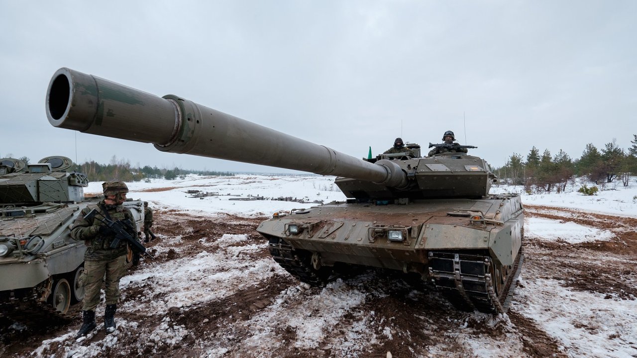 V�robce tank� Leopard 2 spole�nost KNDS rad�ji kv�li n�lad� na trhu odlo�ila...