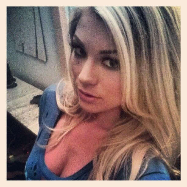Nikki Leigh Nikki Leigh
