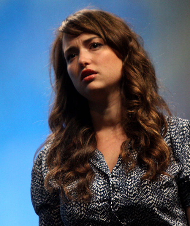 Milana Vayntrub Milana Vayntrub