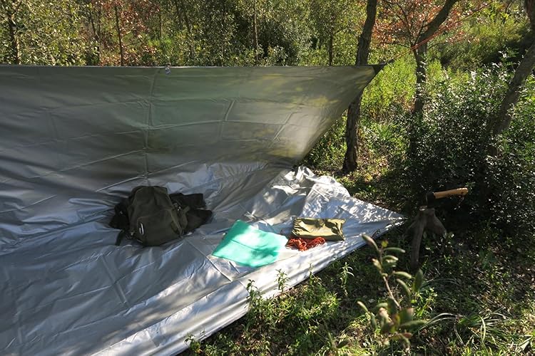 Un buon tarp con tutti gli accessori indispensabili!