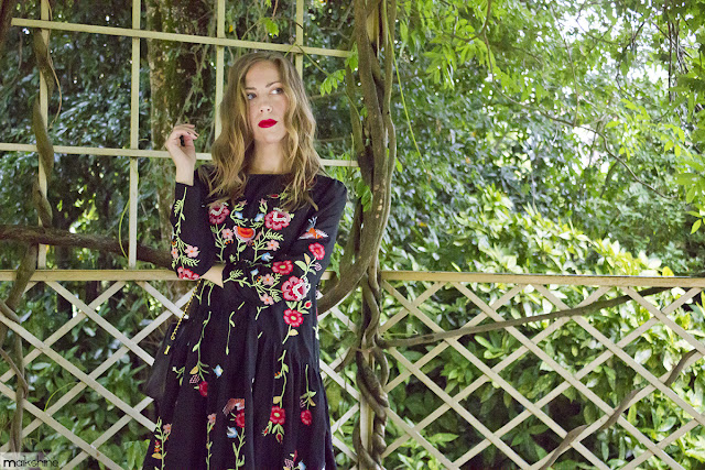 Outfit con vestido bordado floral de Zara - blog Maikshine Vestido bordado floral de Zara