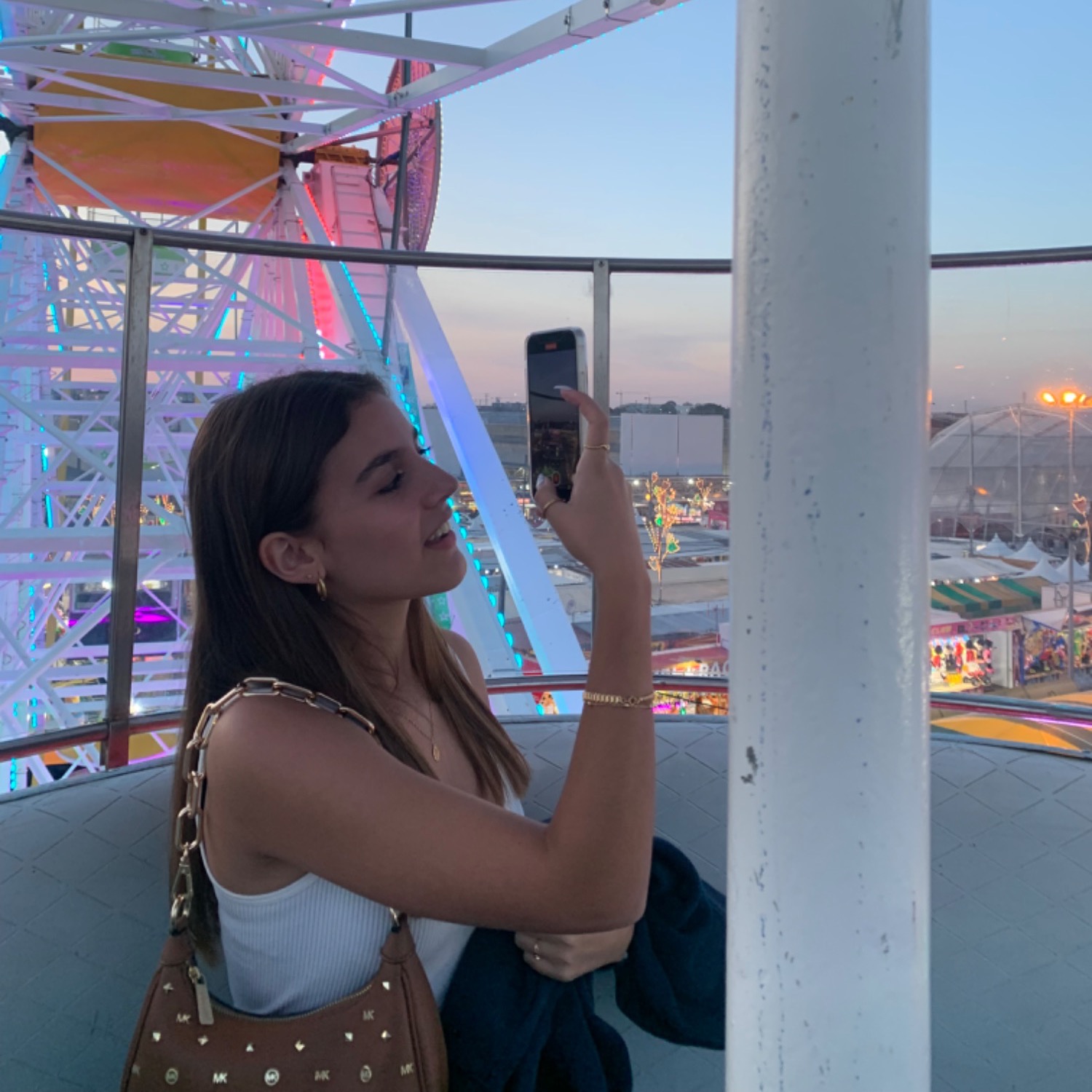 iara_almeida06's avatar
