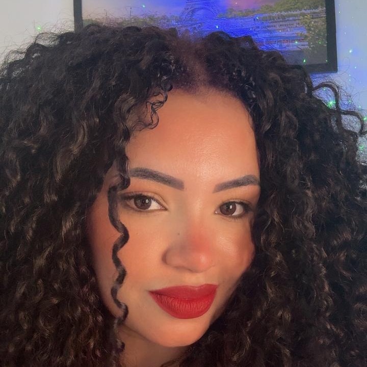 VanessamendesUGC's avatar