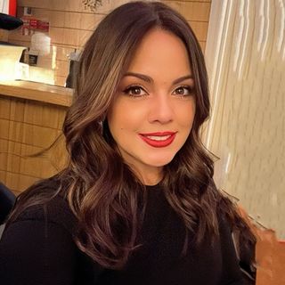 debora_lopes's avatar