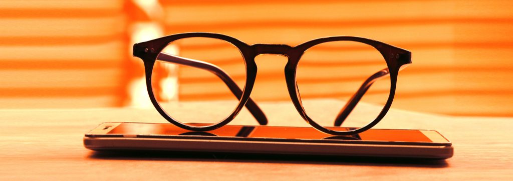 Αντέγραφε στις εξετάσεις με έξυπνα γυαλιά AI – Τώρα αντιμετωπίζει ποινικές διώξεις