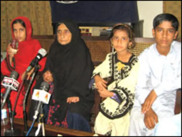 نور محمد بلوچ بلوچستان کے علاقے مند سے تعلق رکھتے ہیں جبکہ کراچی اور کوئٹہ میں ان کے گھر ہیں۔ 
