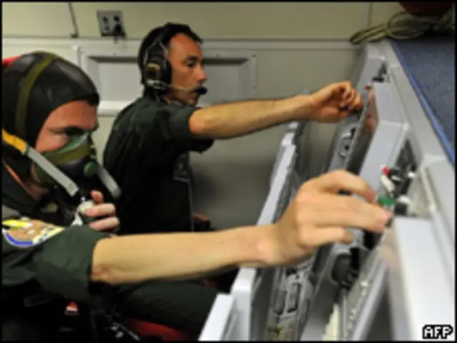 Operativo francés de búsqueda del avión