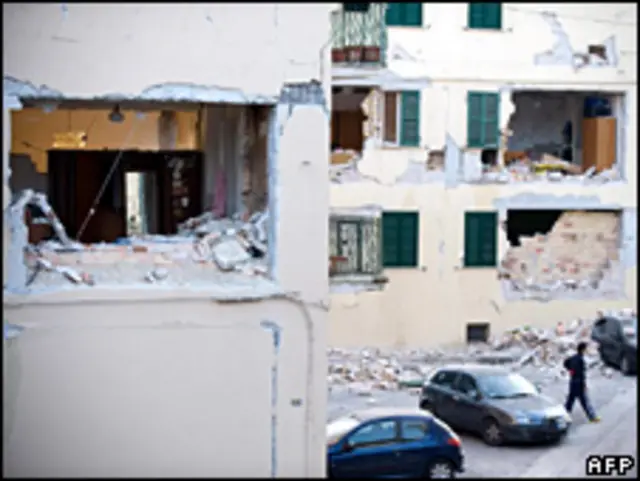 Ruinas en el pueblo italiano de L'Aquila.