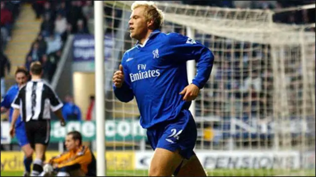 Eidur Gudjohnsen (Hình AP)