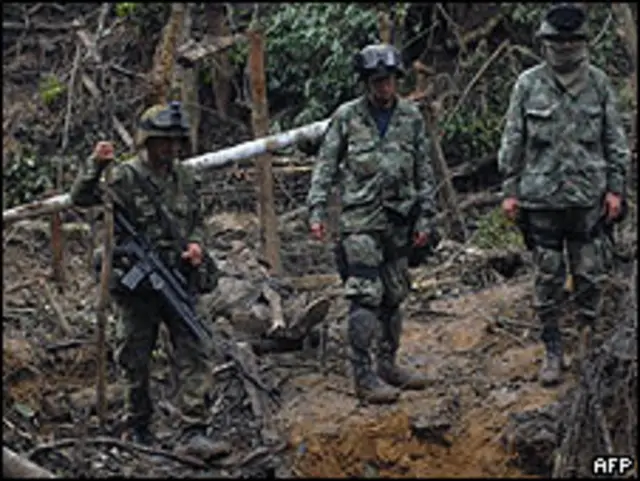 Ejército colombiano en operativo contra las FARC
