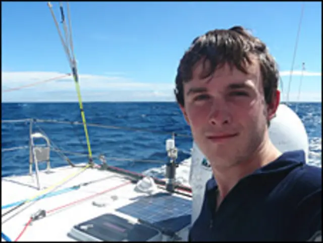 Mike Perham y su velero