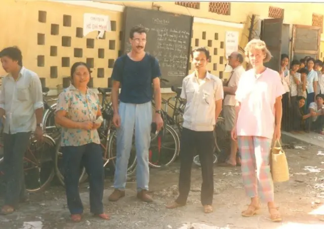 Giáo sư Adam Fforde nghiên cứu ở Việt Nam vào năm 1988