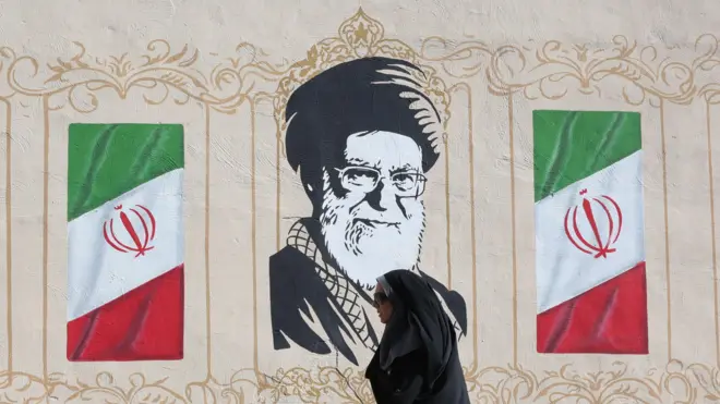 نقاشی دیواری آیتالله علی خامنهای، رهبر پیشین جمهوری اسلامی ایران، در تهران