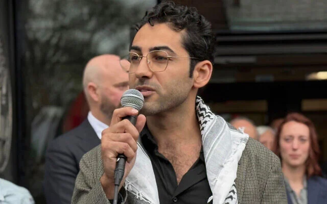 Mohsen Mahdawi speaks outside the courthouse after a US judge released the Palestinian student activist on April 30, 2025 in Burlington, Vermont. (AP Photo/Amanda Swinhart) Mohsen Mahdawi speaks outside the courthouse after a US judge released the Palestinian student activist on April 30, 2025 in Burlington, Vermont. (AP Photo/Amanda Swinhart)